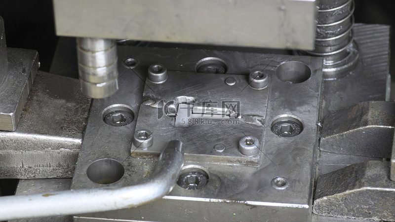 橡胶模具参数表：解码关键指标，精准选型