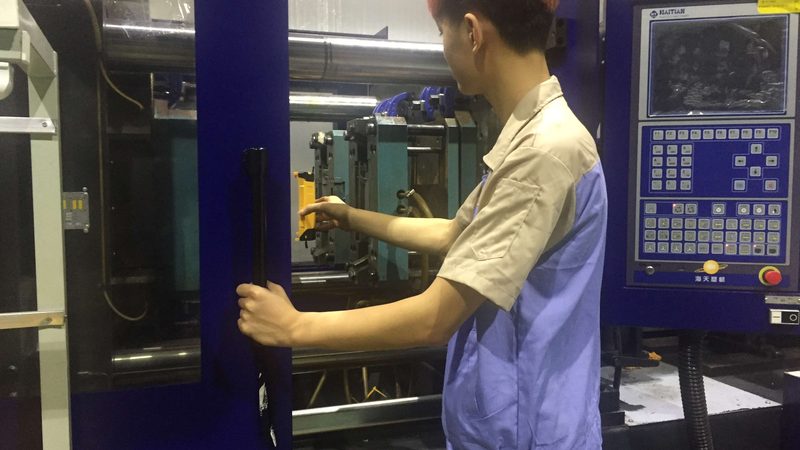 小型拉伸模具定制：揭秘价格背后的考量因素**